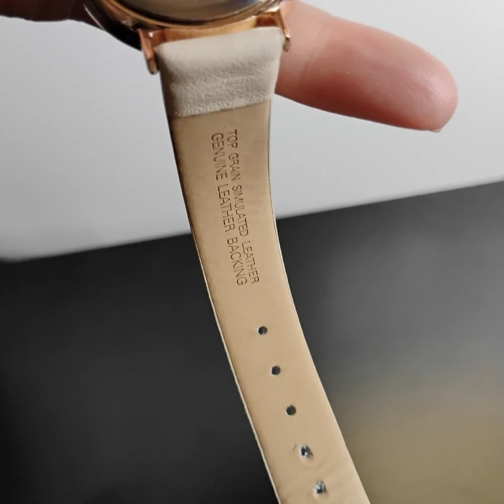 Vintage Anne Klein Womens Quartz Watch Beige  with Rose Gold Accents Model Y121F